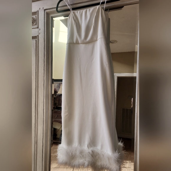 Lulu's White Strapless Feather Midi Dress SZ. SM NWOT - Picture 2 of 12